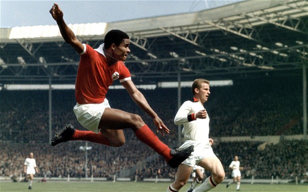 eusebio_action_shot