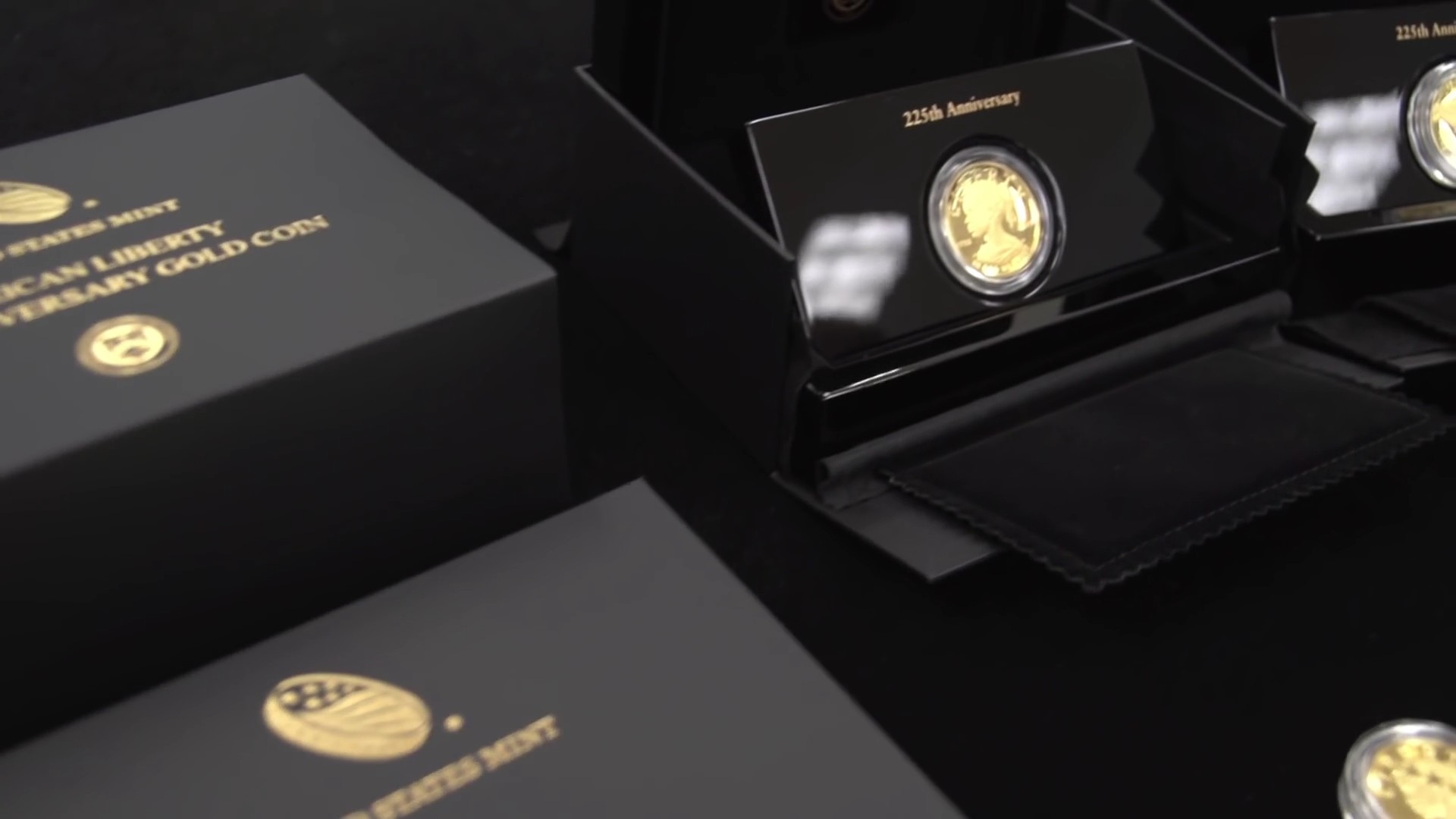 USA 2017 225th Anniversary American Liberty Gold Coin Packaging